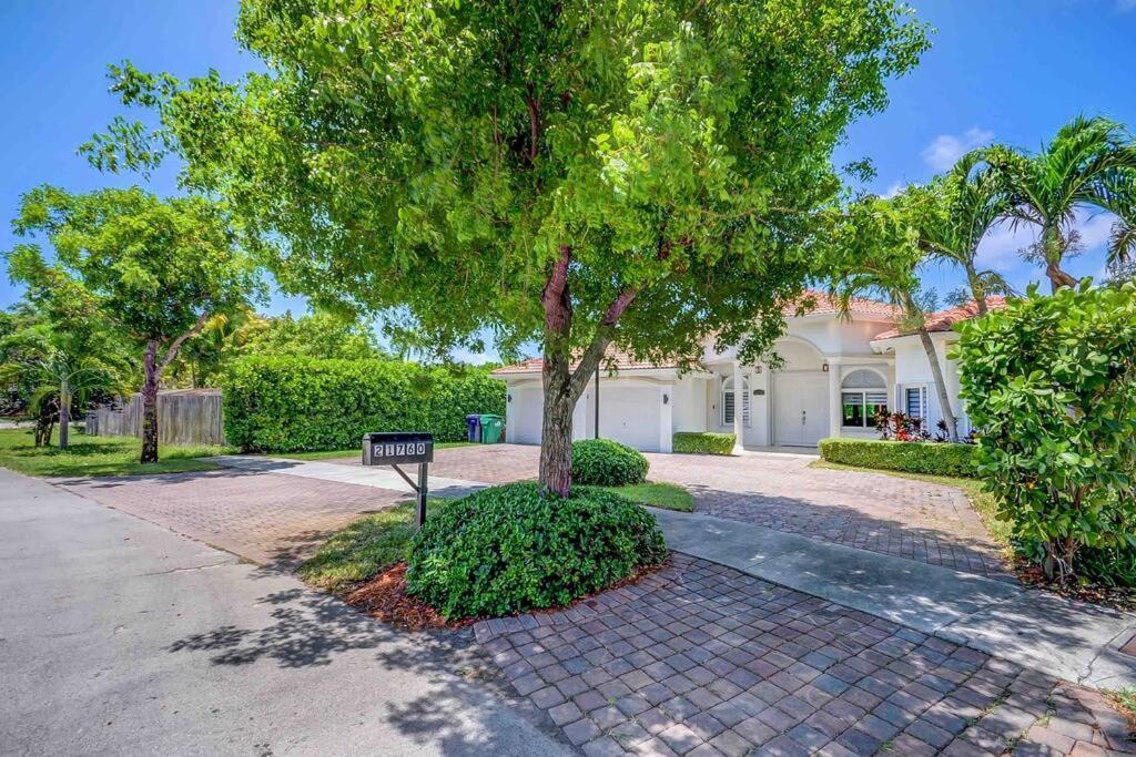 Beautiful house + heated pool/17 guest,básquetball Cutler Bay Exterior foto