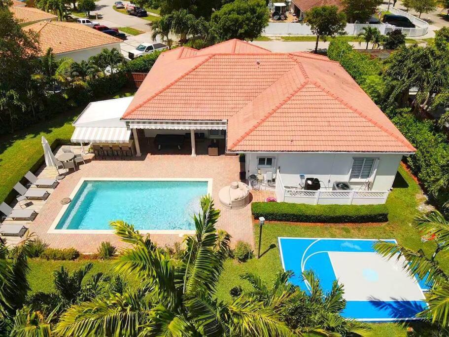 Beautiful house + heated pool/17 guest,básquetball Cutler Bay Exterior foto